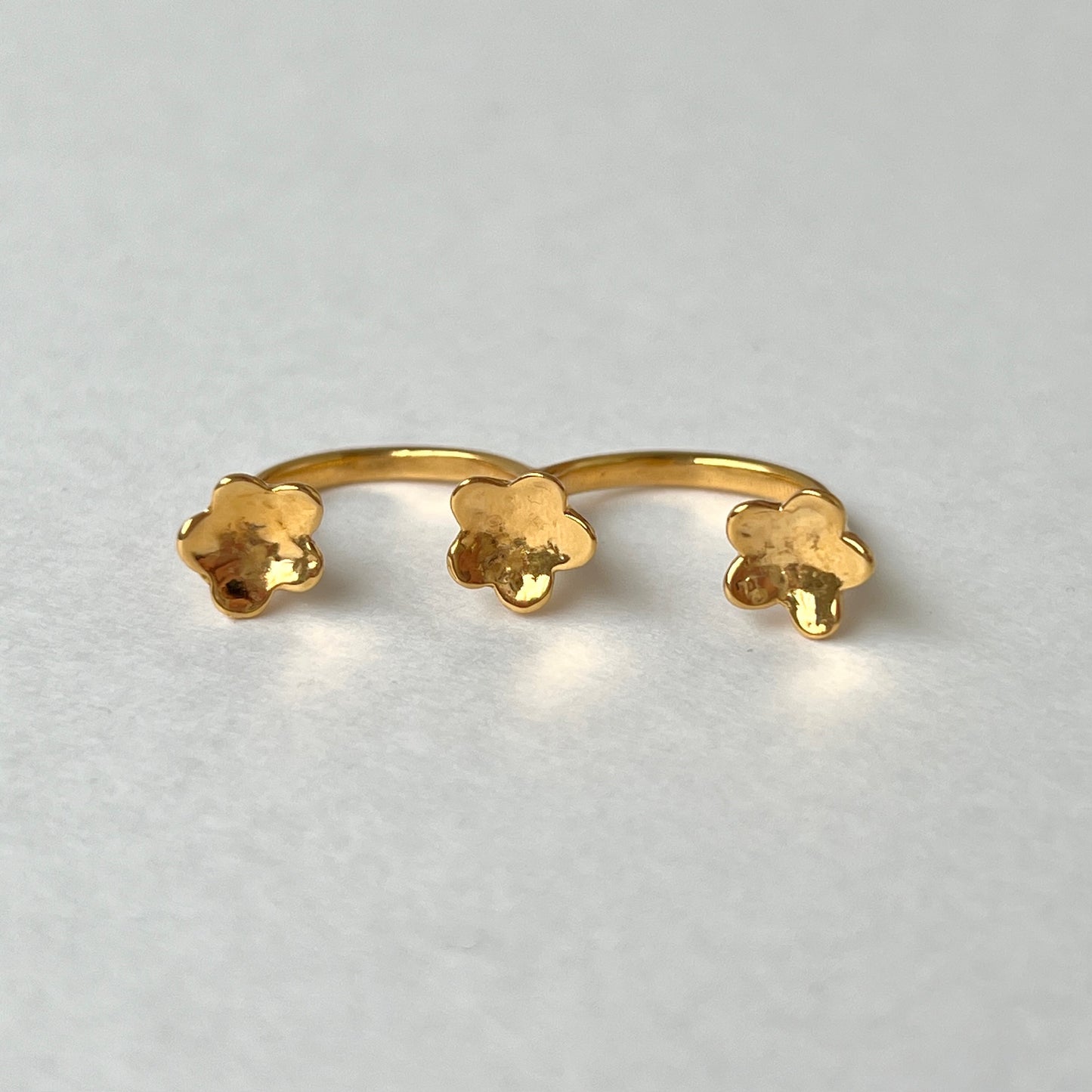 [ gold ] flos