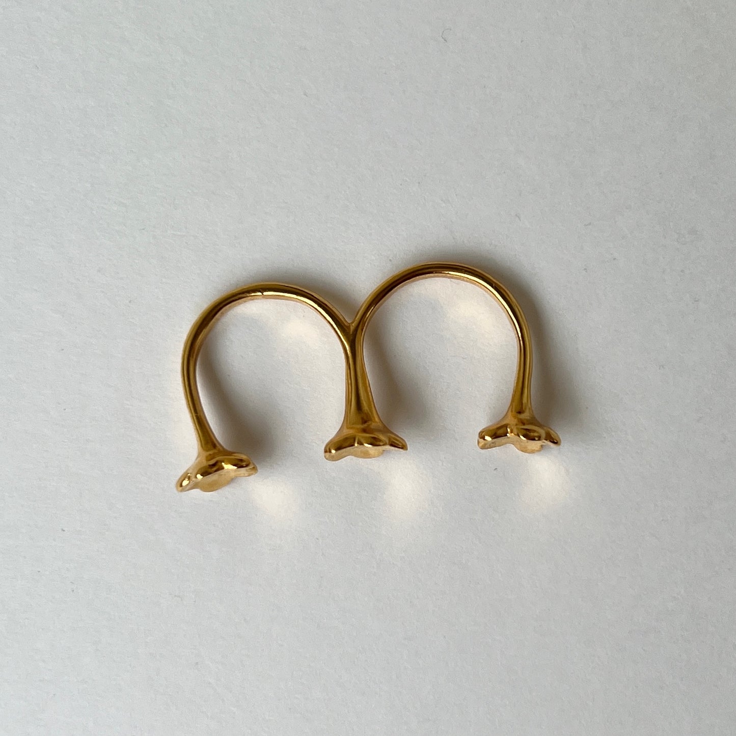 [ gold ] flos