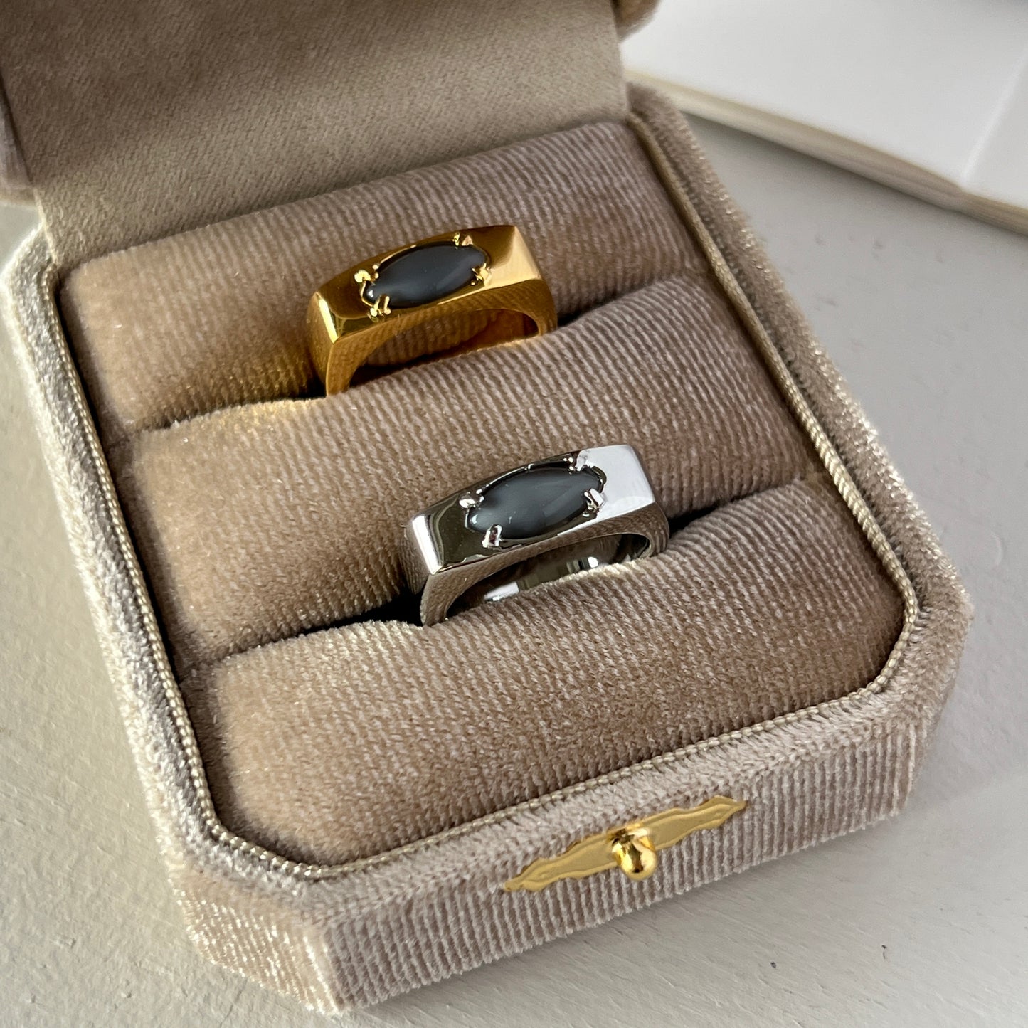 [ gray moon glass ] europa gold
