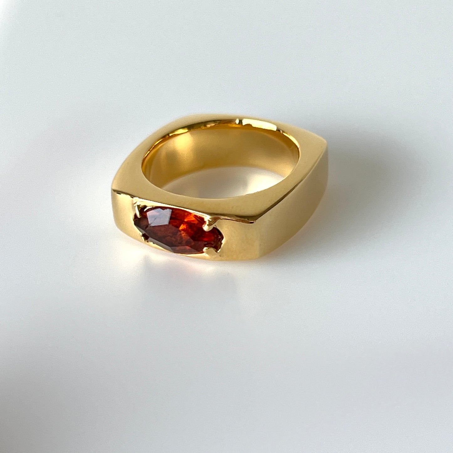[ maroon moon glass ] europa gold