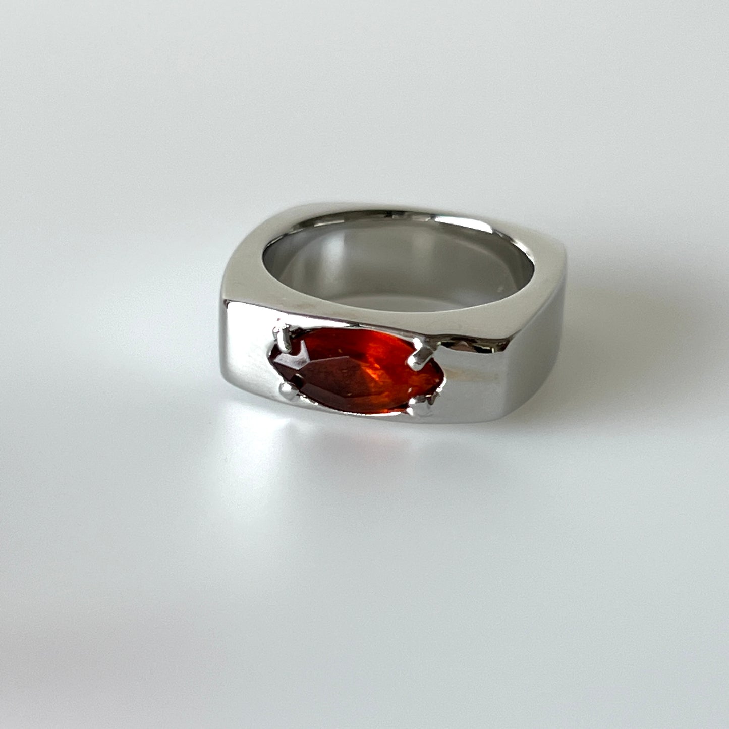[ maroon moon glass ] europa silver