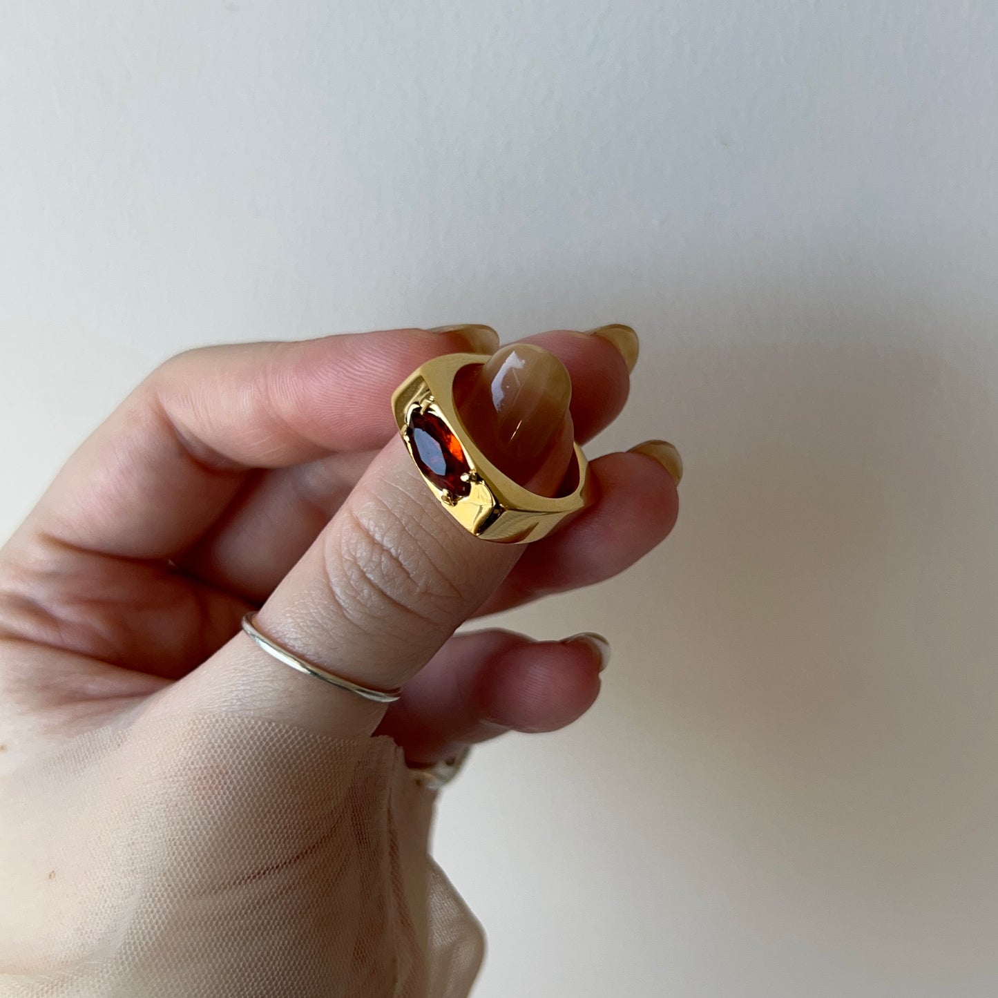 [ maroon moon glass ] europa gold