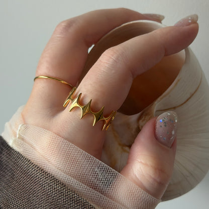 [ gold ] diamond shaped ring