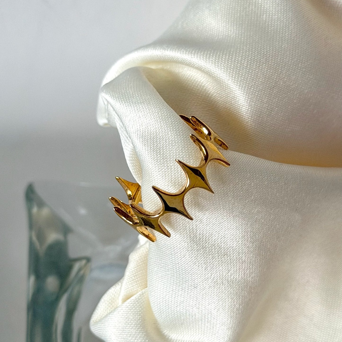 [ gold ] diamond shaped ring