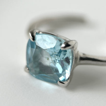 [ sky blue topaz ] square faceted cut silver [ free size ]
