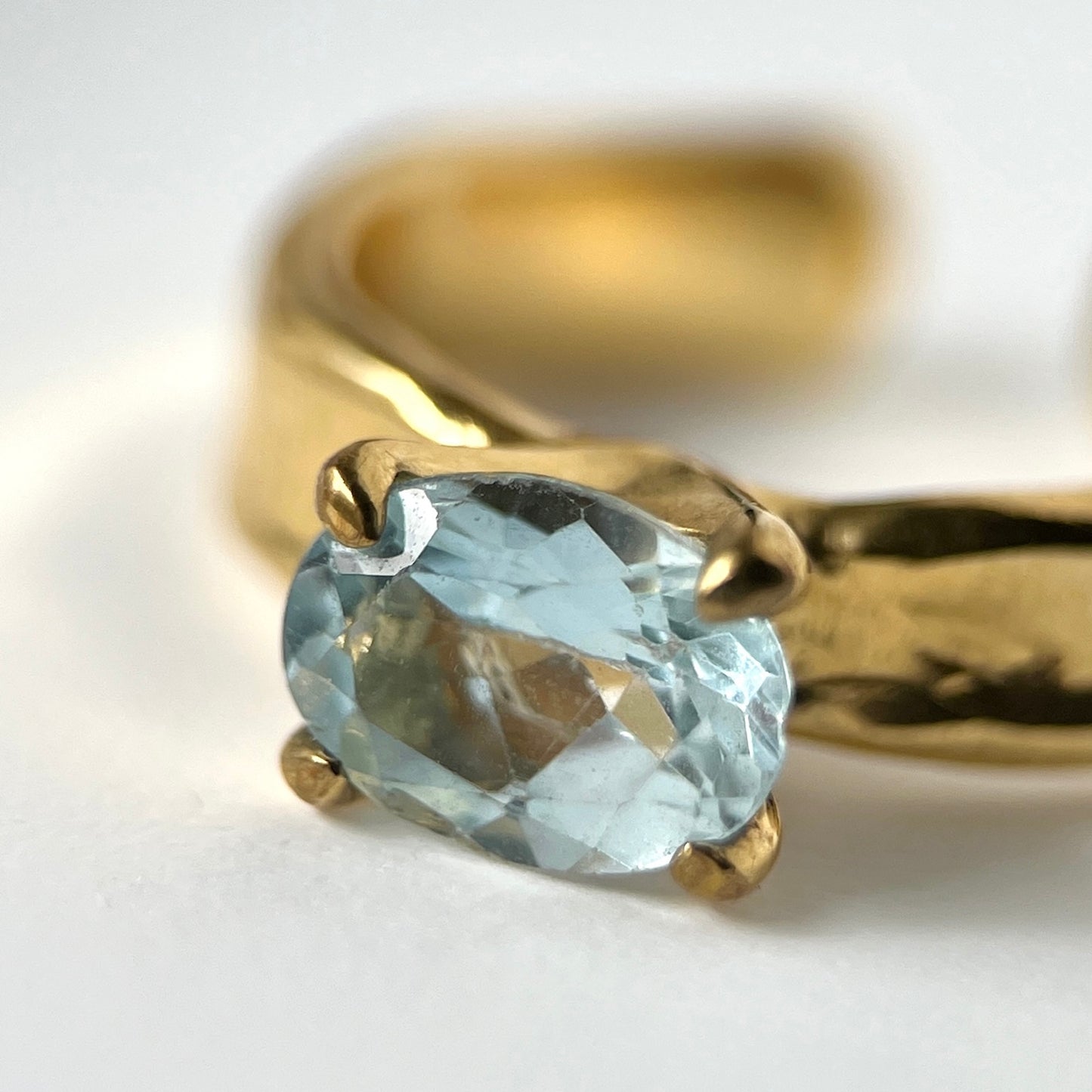 [ sky blue topaz  ] um gold ring [ free size ]