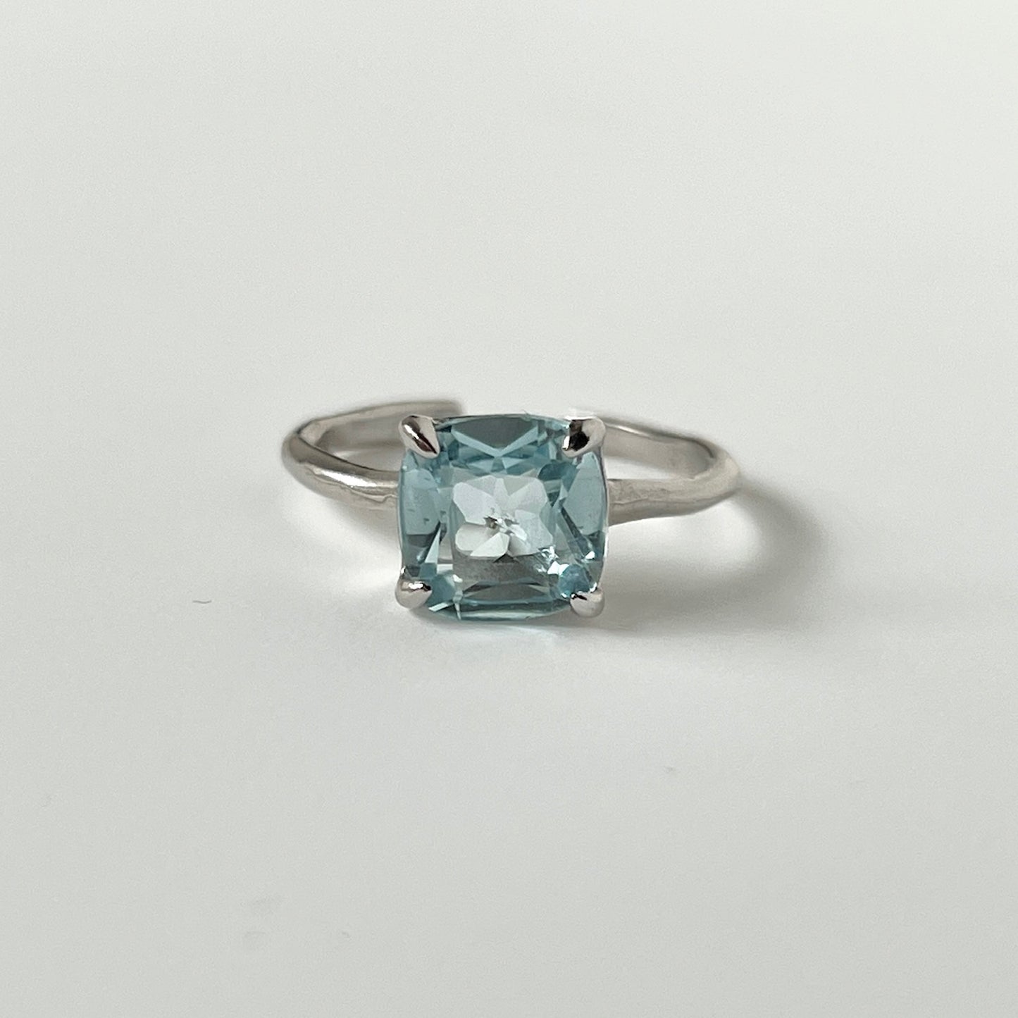 [ sky blue topaz ] square faceted cut silver [ free size ]