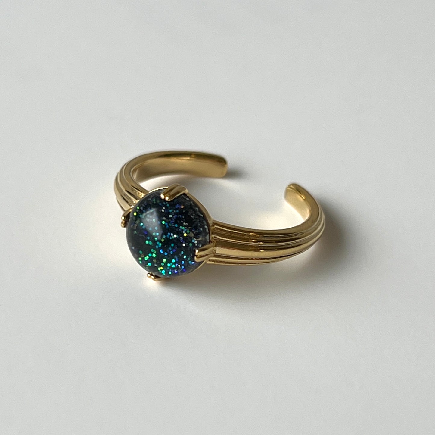 [ universe ] croissant gold