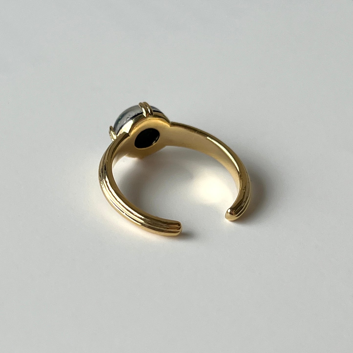 [ universe ] croissant gold
