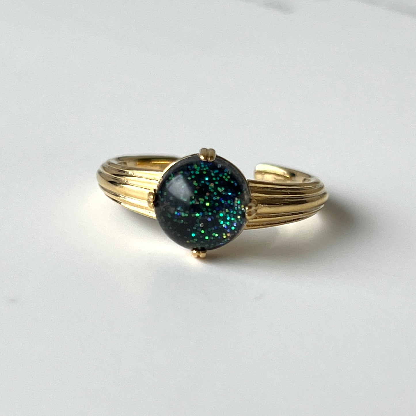 [ universe ] croissant gold