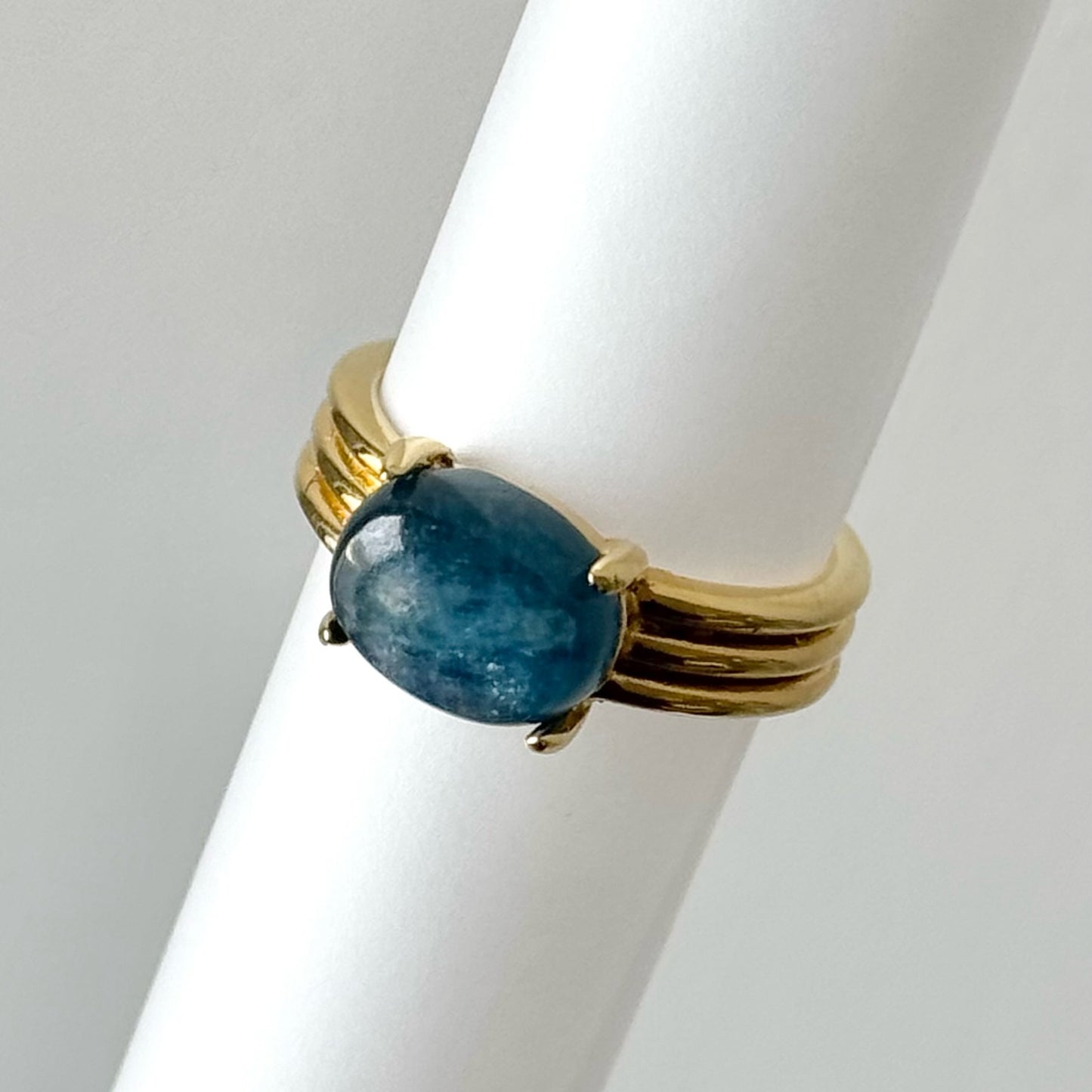 [ green  kyanite ] trois gold