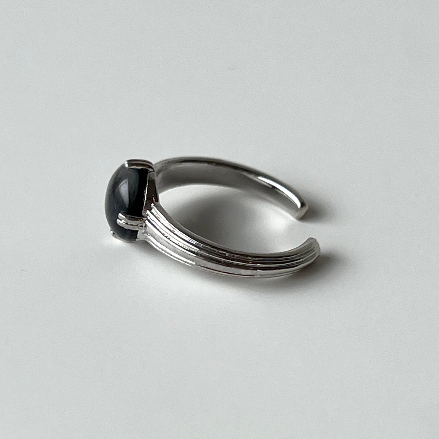 [ serene ] croissant silver