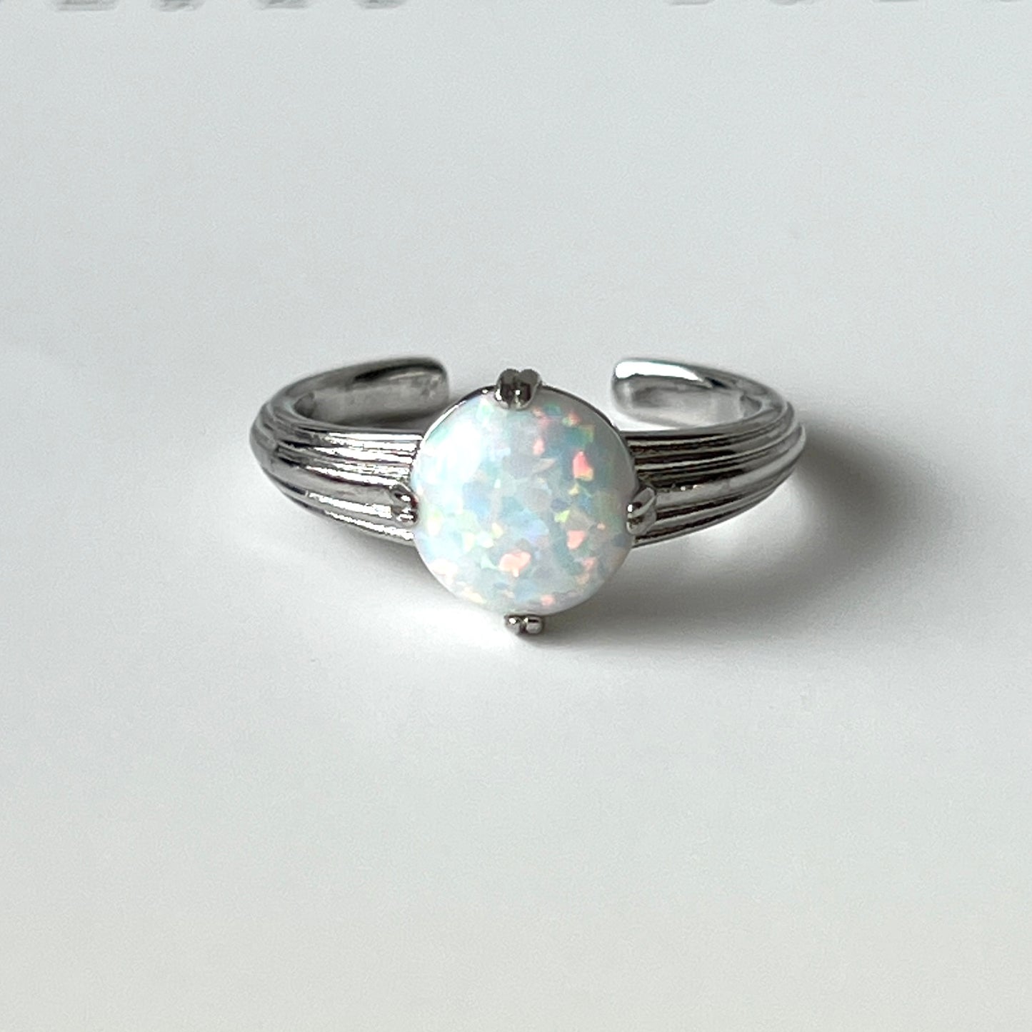 [ neon ] croissant silver