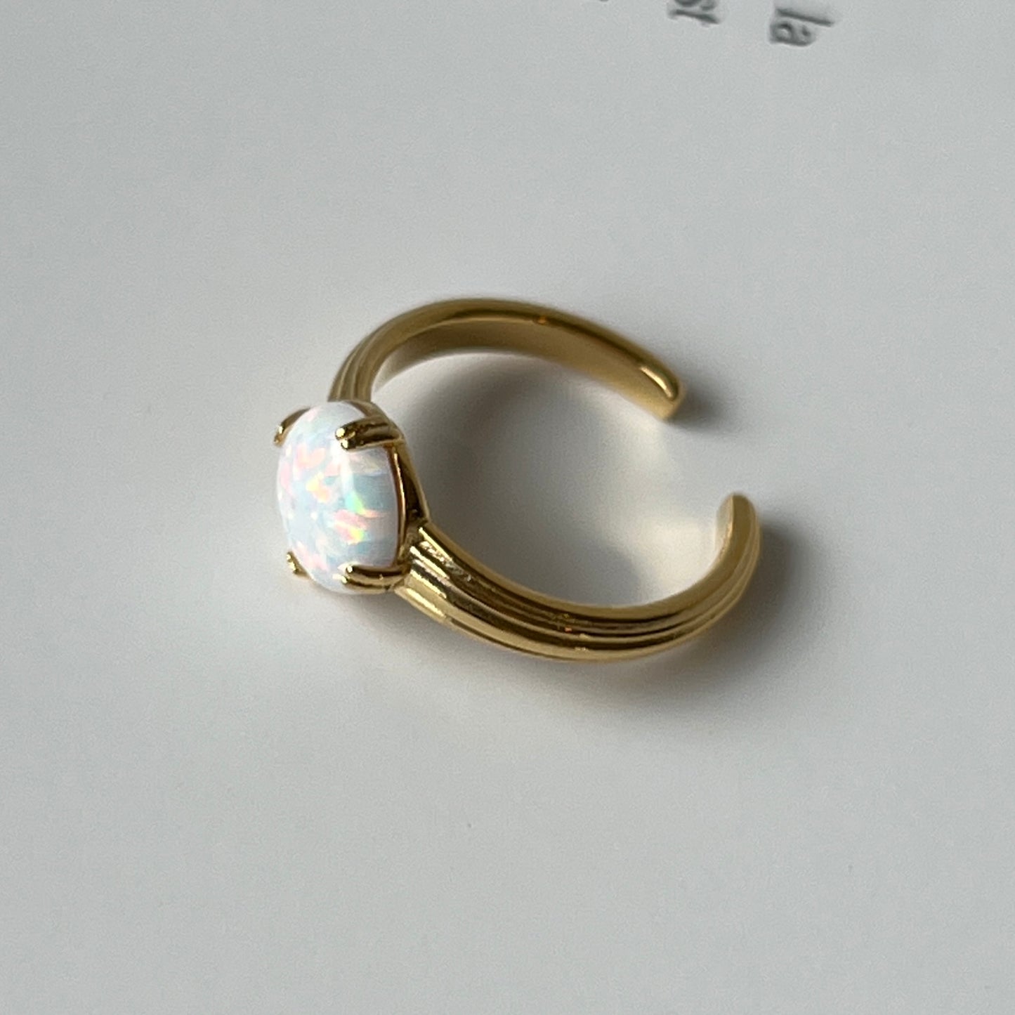 [ neon ] croissant gold