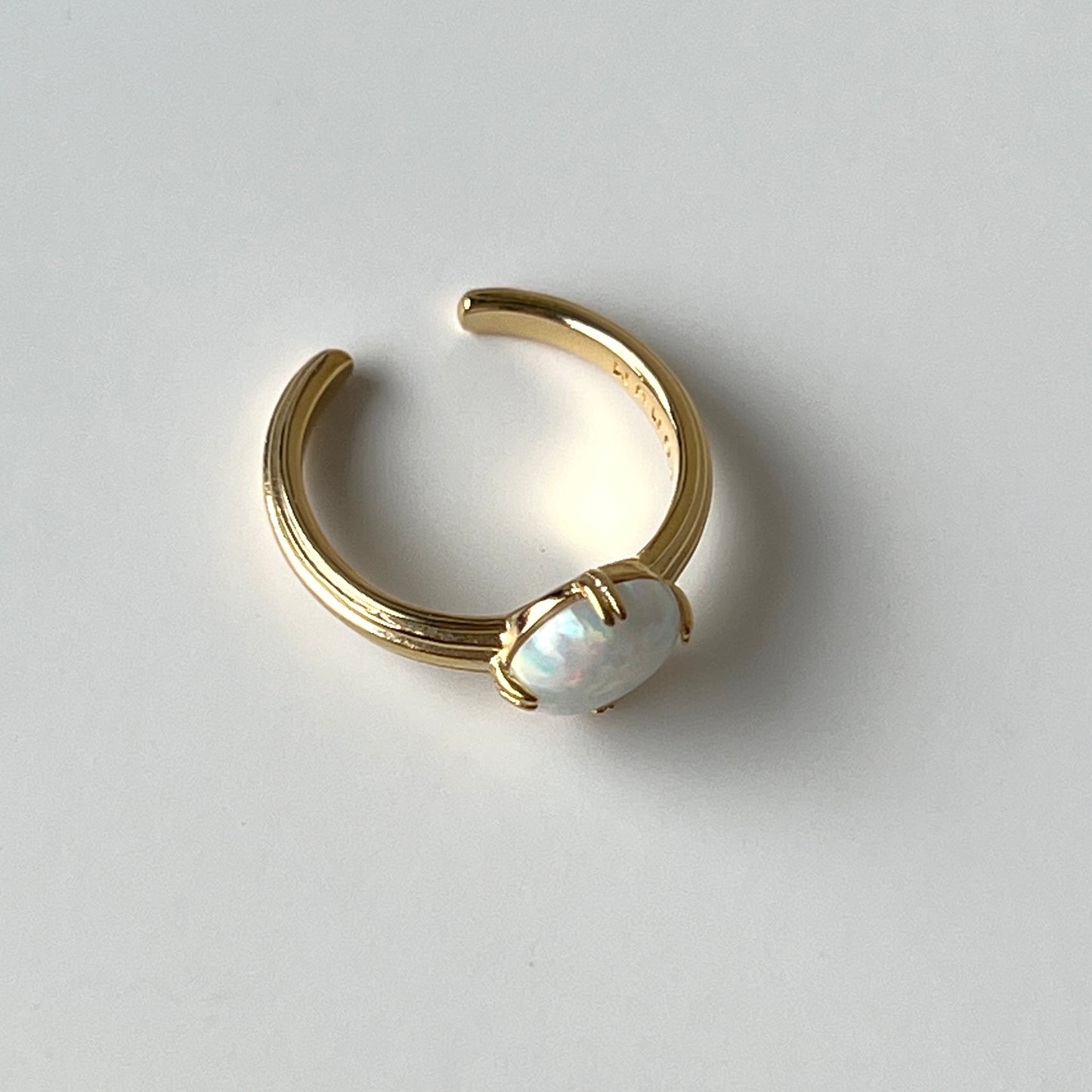 [ neon ] croissant gold