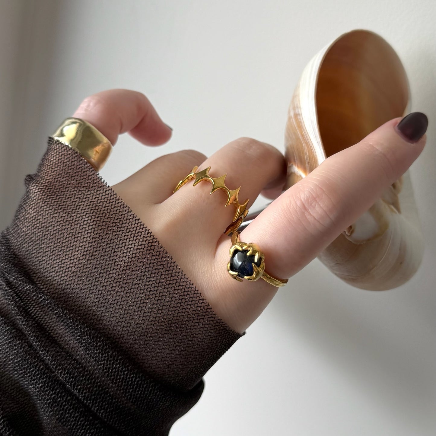[ dark labradorite ] luce ring gold