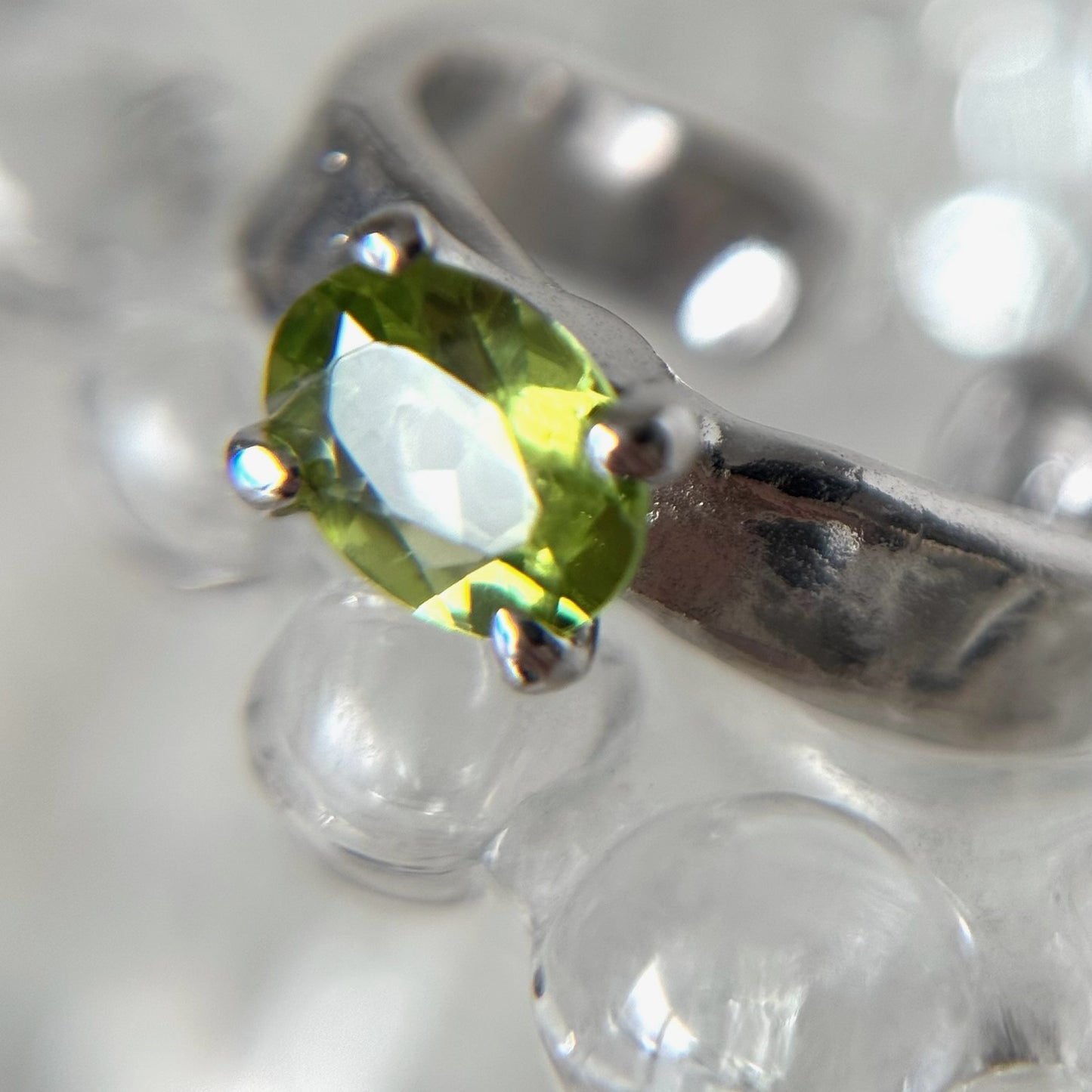[ peridot ] um silver ring