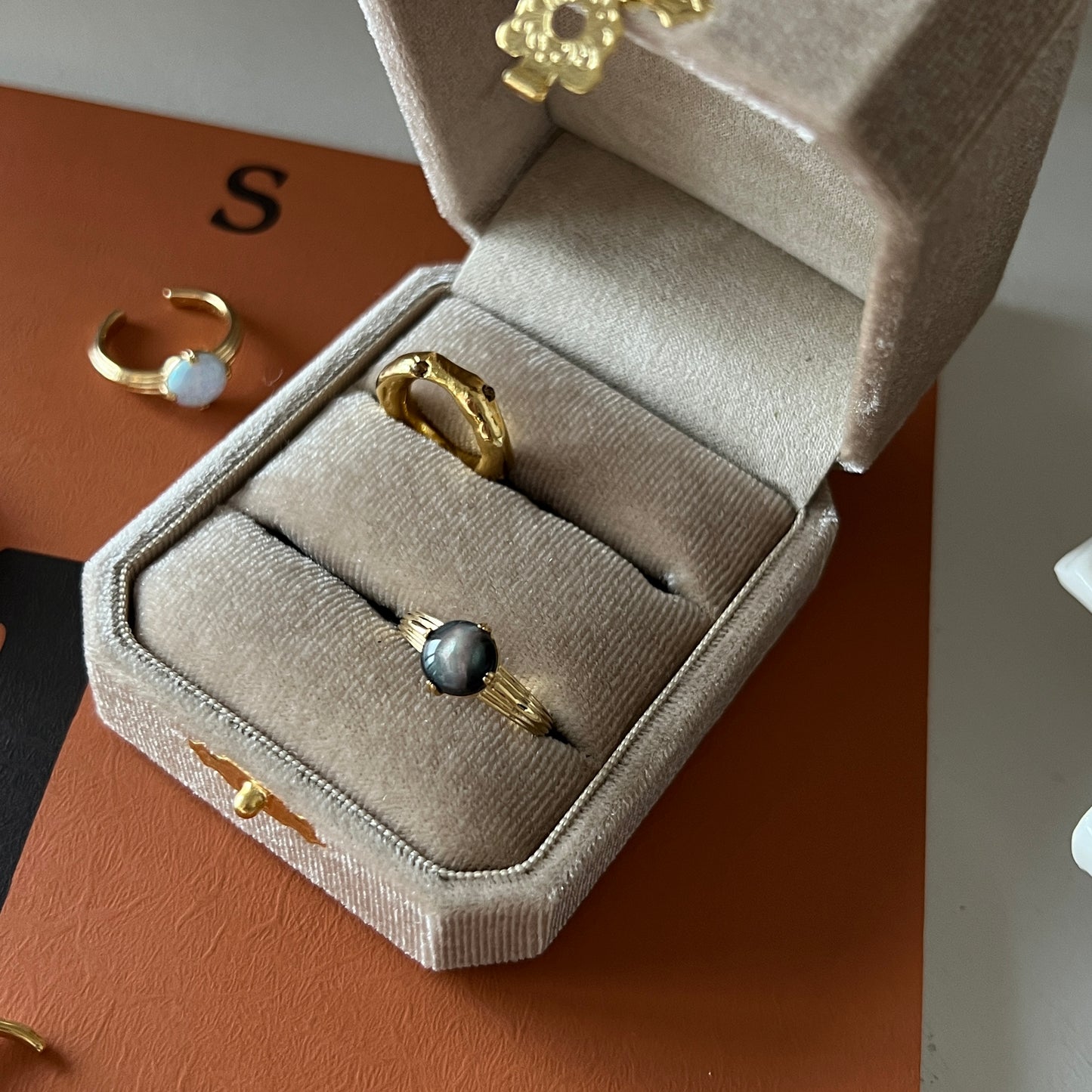 [ serene ] croissant gold