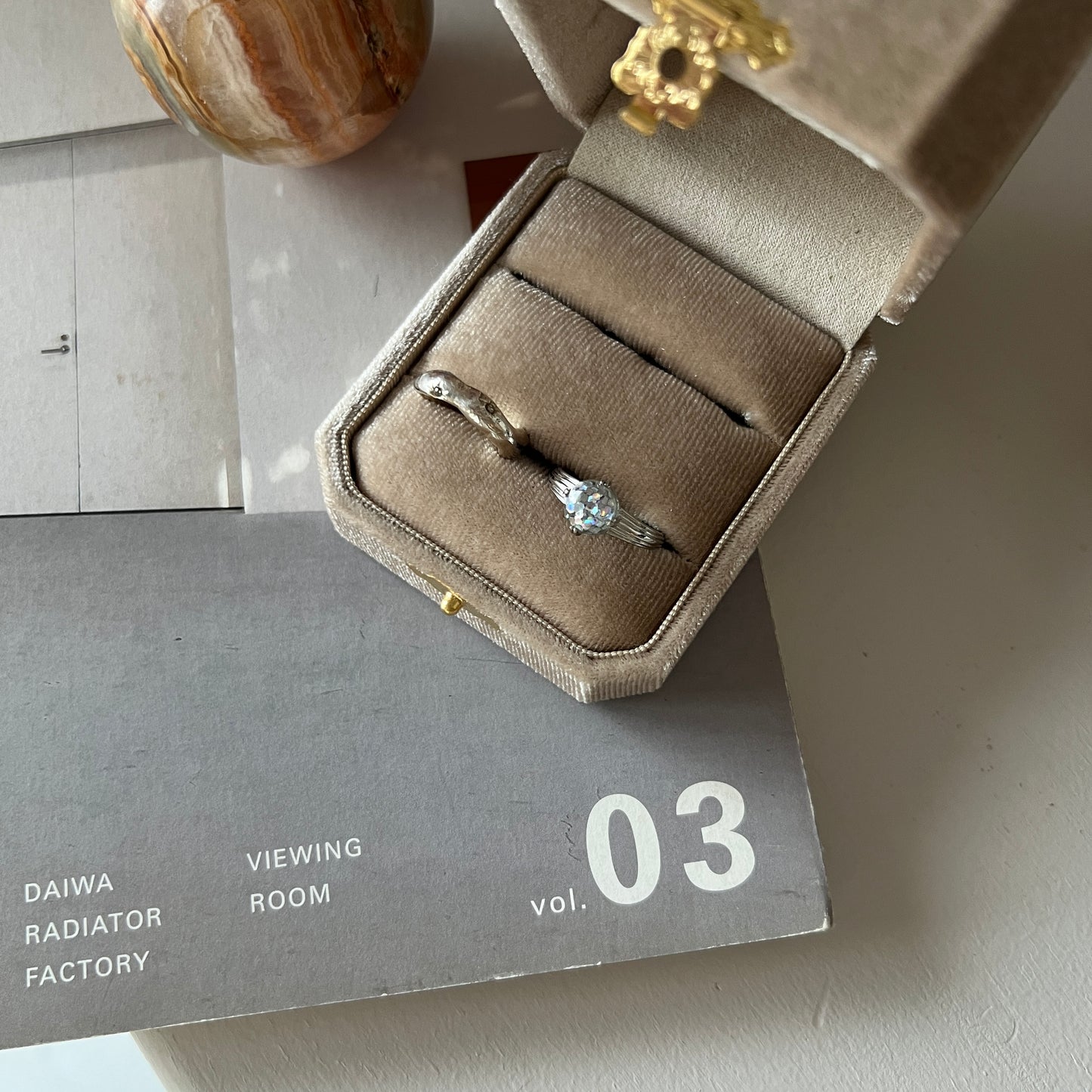 [ future  ] croissant silver