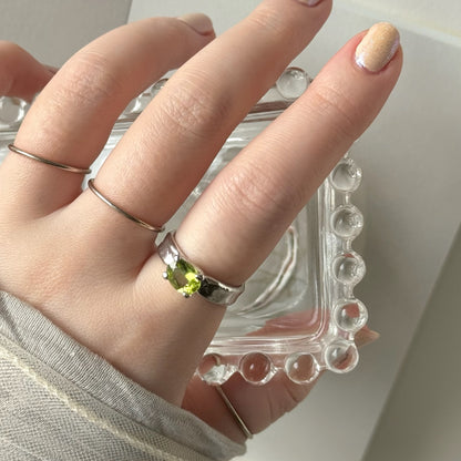 [ peridot ] um silver ring