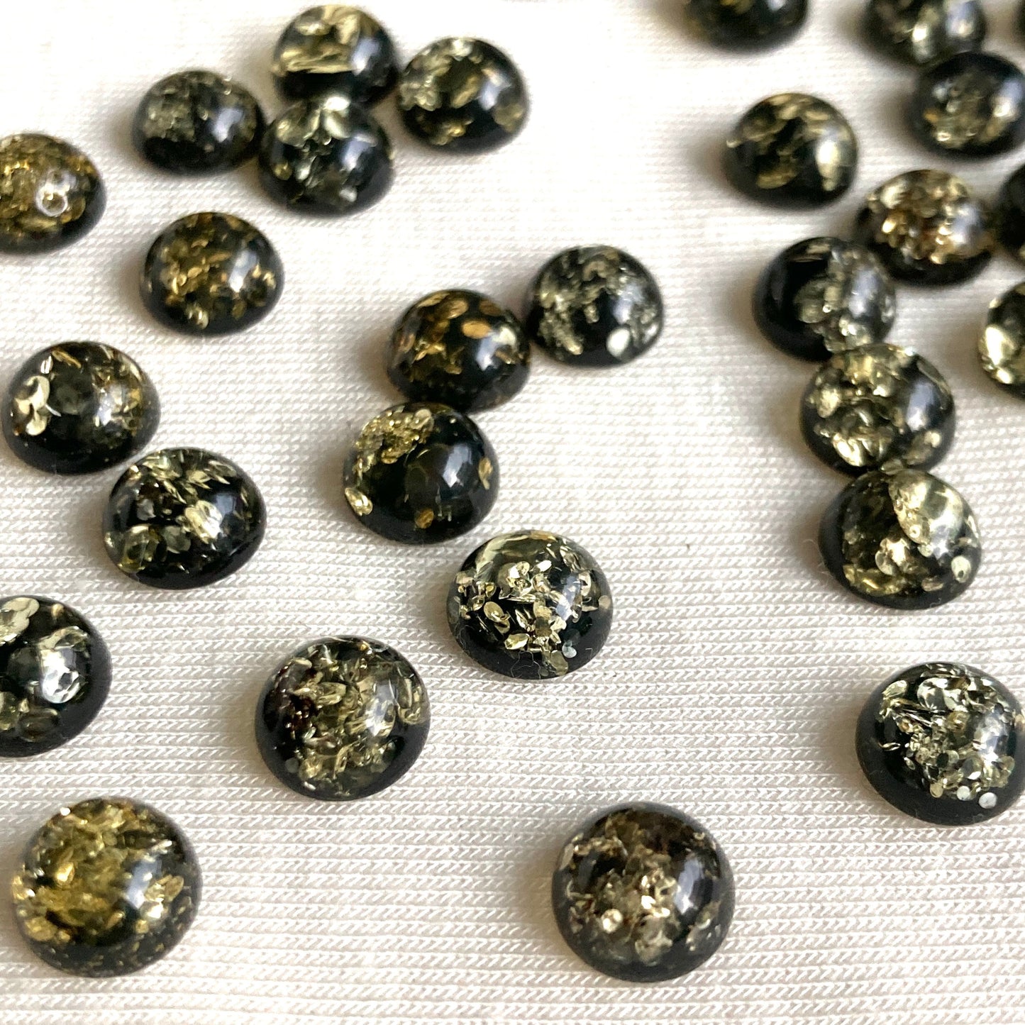 [ black amber ]  croissant silver