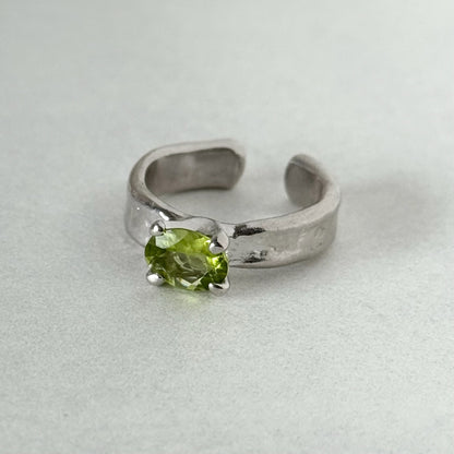 [ peridot ] um silver ring