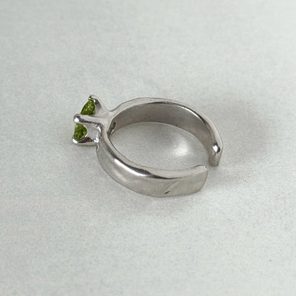 [ peridot ] um silver ring