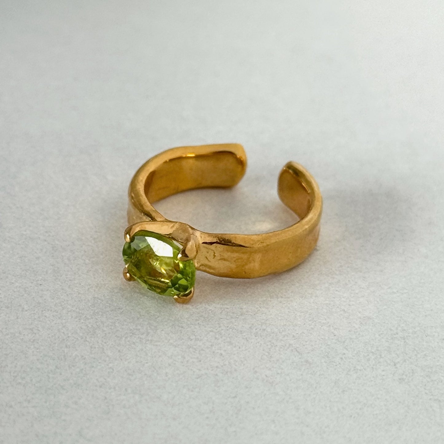 [ peridot ] um gold ring
