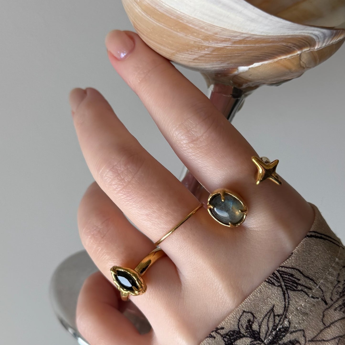 [ blue labradorite ] four pointed star gold