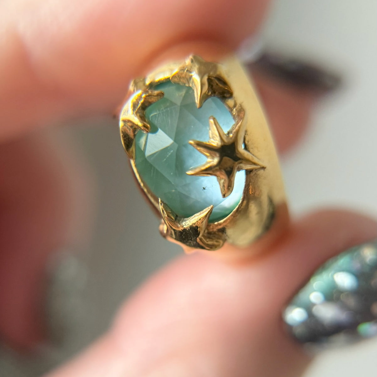 [ green onyx white shell crystal triplet ] twinkle ring gold