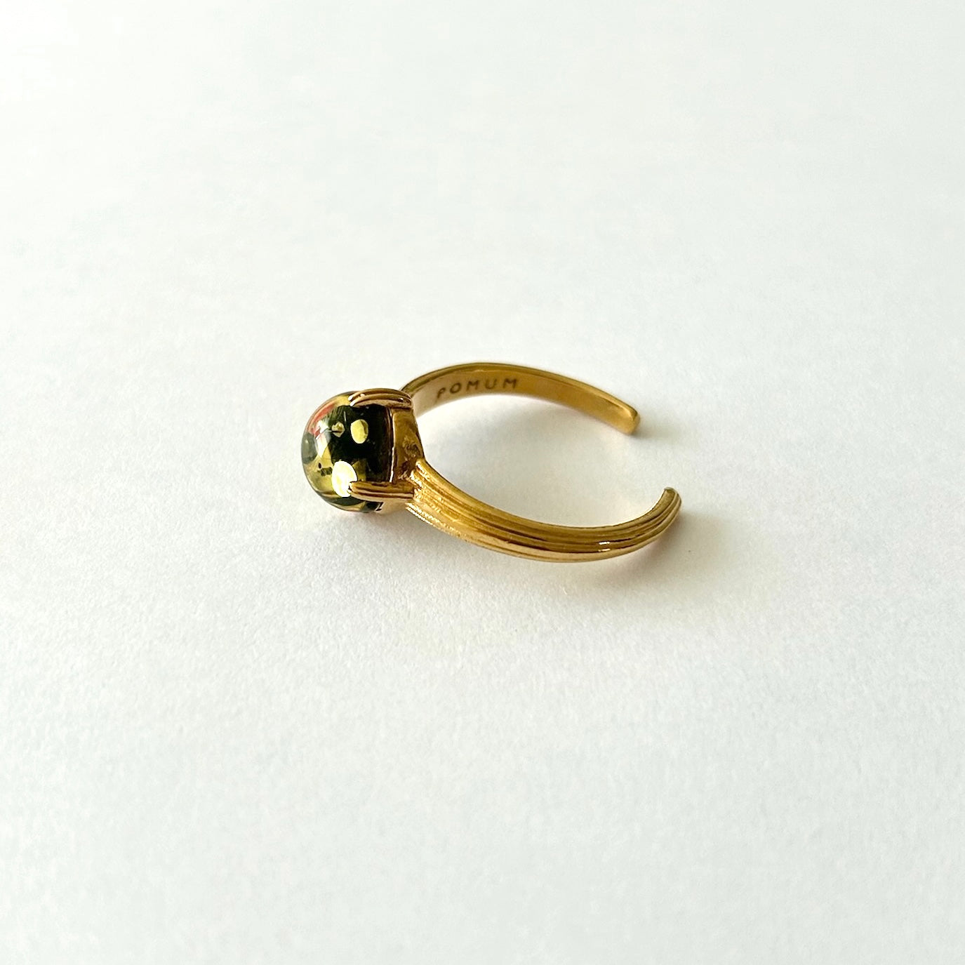 [ black amber ]  croissant gold