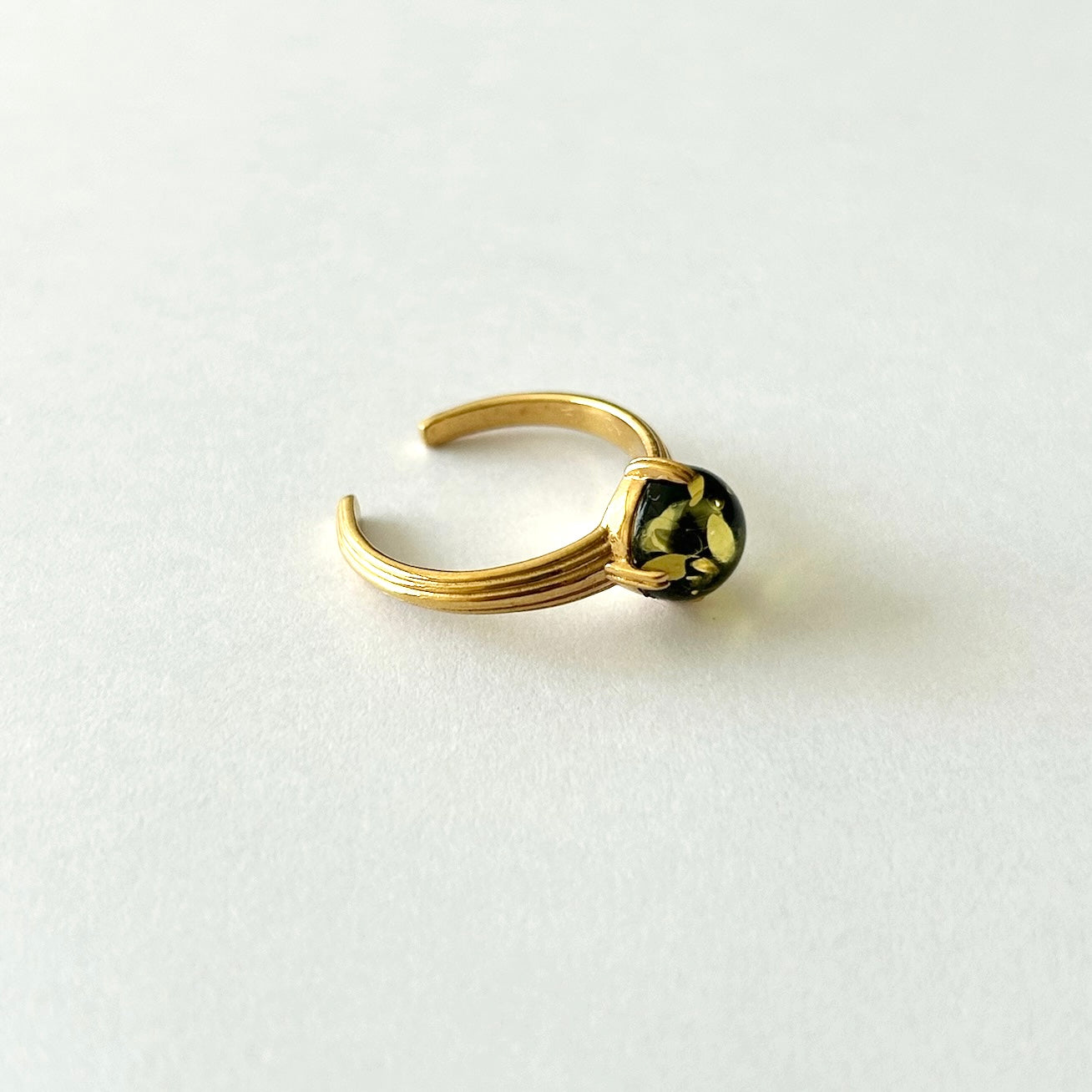 [ black amber ]  croissant gold