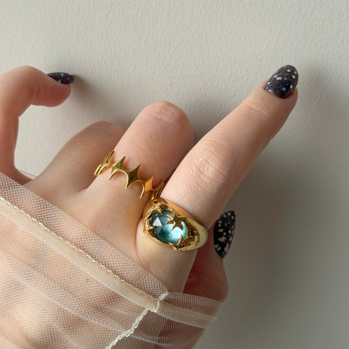 [ green onyx white shell crystal triplet ] twinkle ring gold