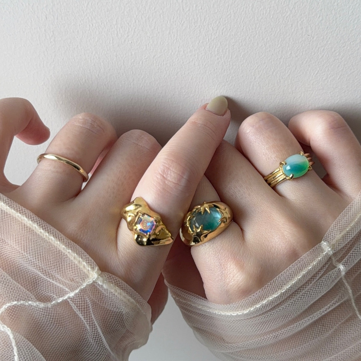[ green onyx white shell crystal triplet ] twinkle ring gold