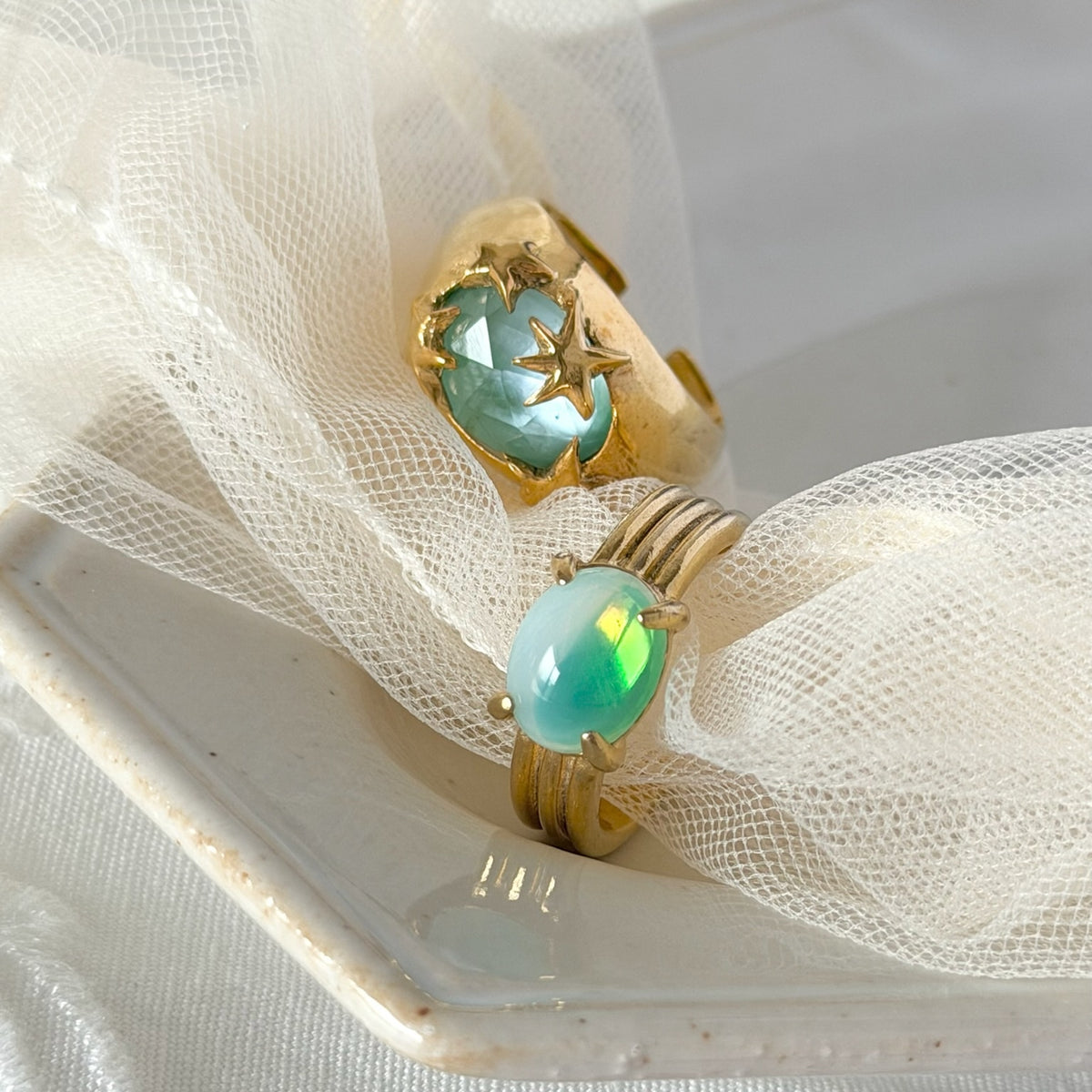 [ green onyx white shell crystal triplet ] twinkle ring gold