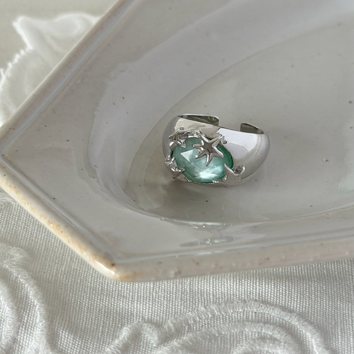 [ green onyx white shell crystal triplet ] twinkle ring silver