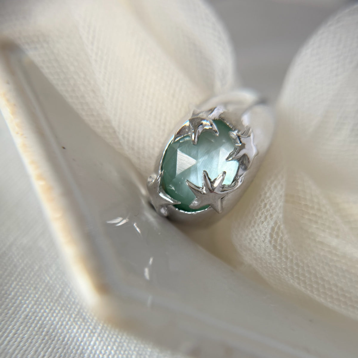 [ green onyx white shell crystal triplet ] twinkle ring silver