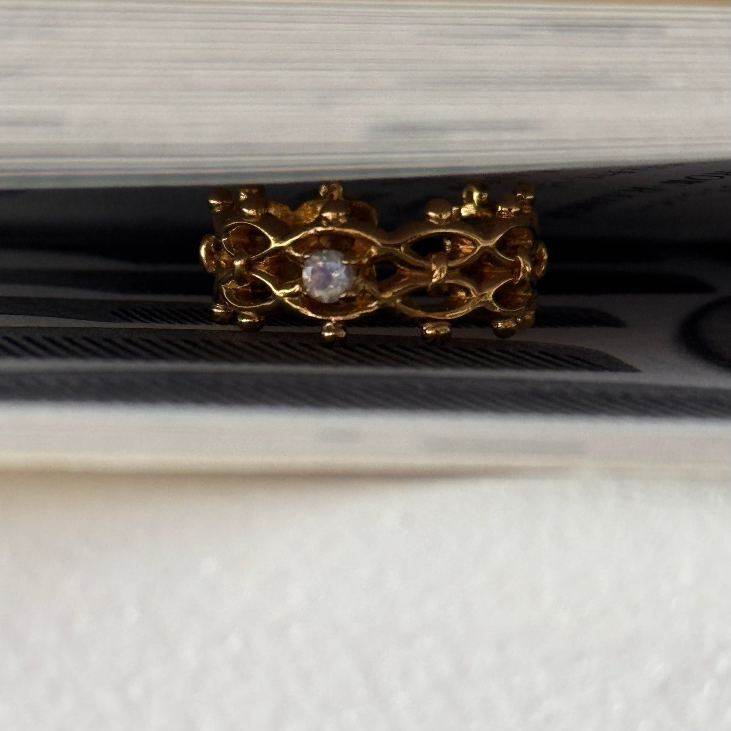 [ moon stone ] lace stone gold