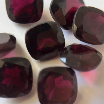 [ garnet ] square faceted cut silver