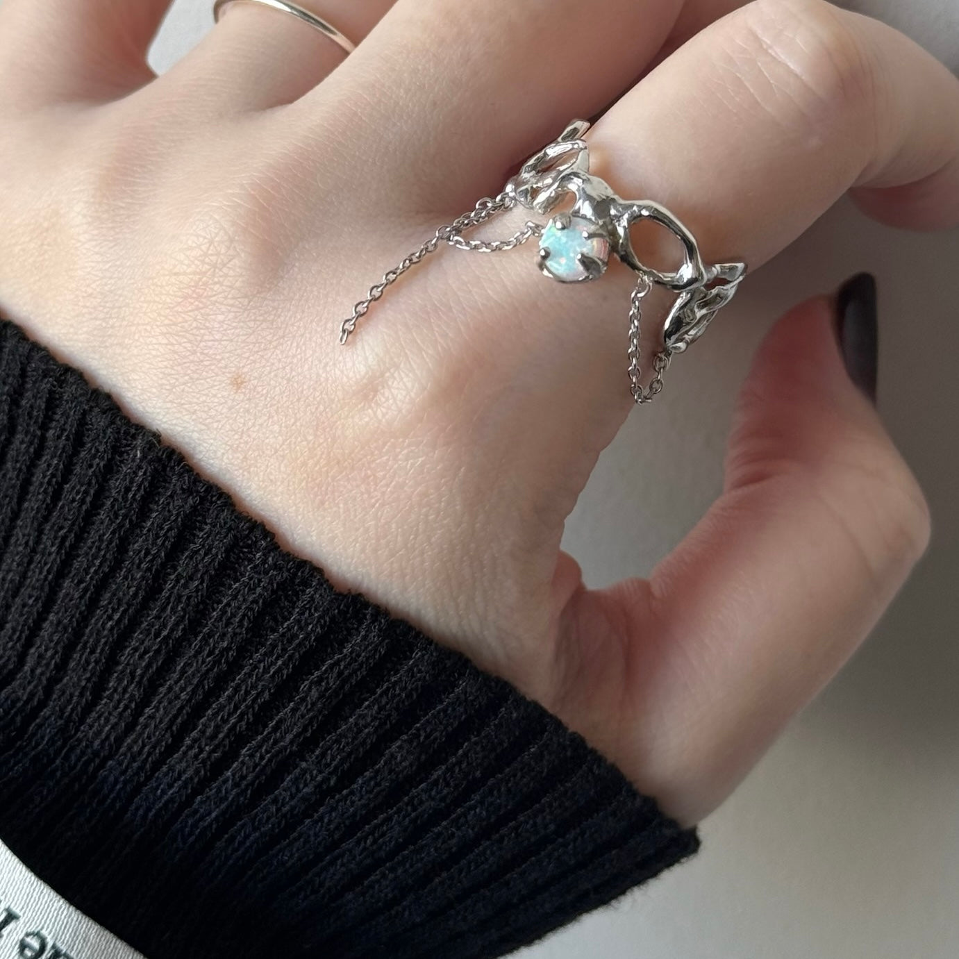 [ synthetic opal ] nuanced mesh silver