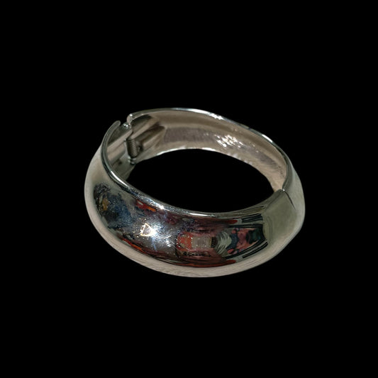 Silver bangle