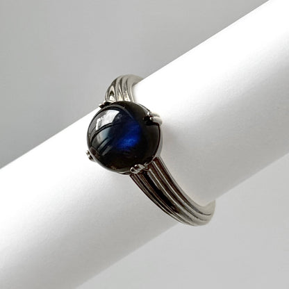 [ black labradorite ] croissant silver