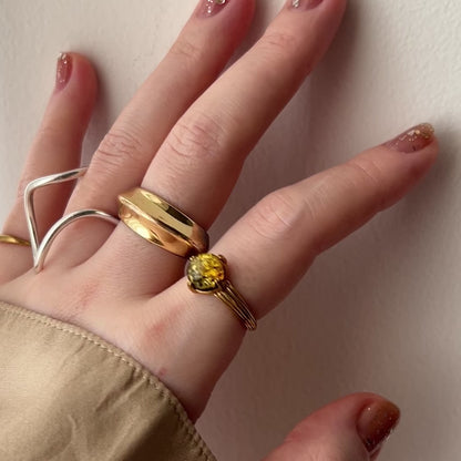 [ black amber ]  croissant gold