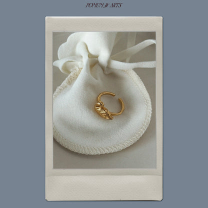 [ gold ] swan pinky
