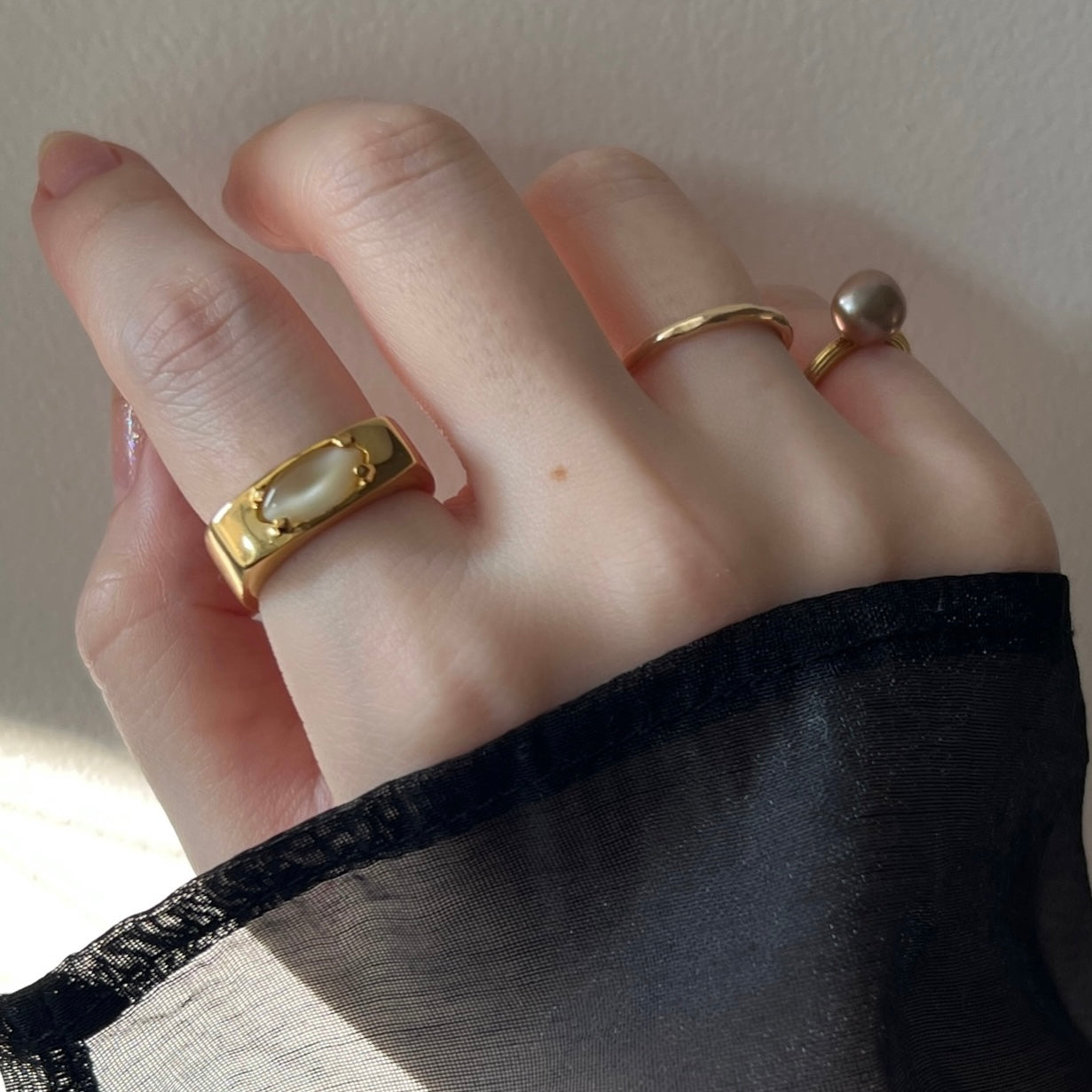 [ yellow moon glass ] europa gold