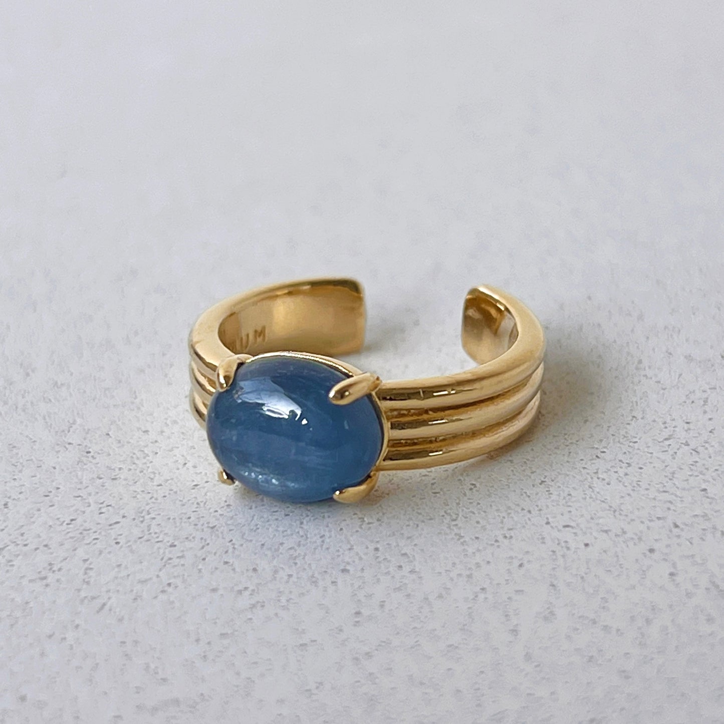 [ kyanite ] trois gold