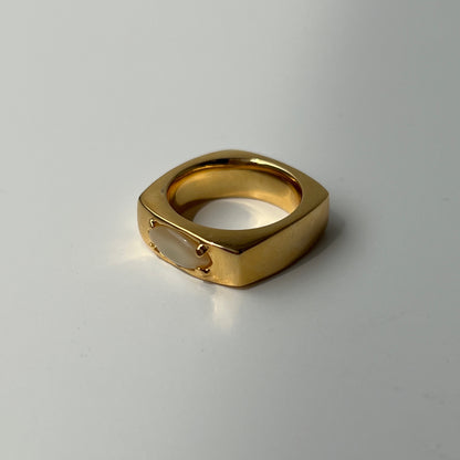 [ yellow moon glass ] europa gold