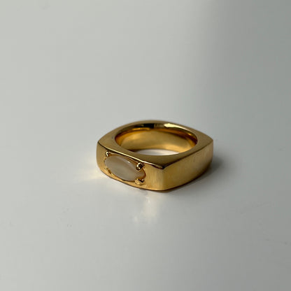 [ yellow moon glass ] europa gold