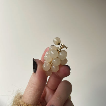[ milk white ] grape piercing