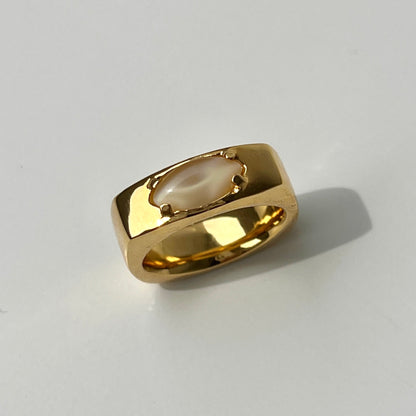 [ yellow moon glass ] europa gold
